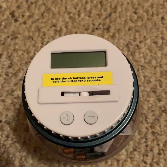 Automatic Coin Counting Jar - Picture 3 of 3